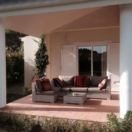 Quadradinhos 46q Located Close To The Tennis Courts And Just 100m From The Famous Restaurant Villa