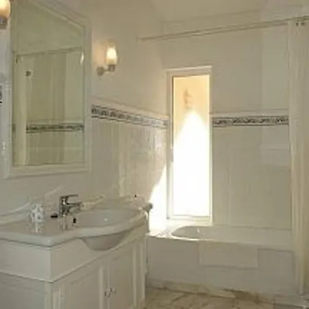 Quadradinhos 46q Located Close To The Tennis Courts And Just 100m From The Famous Restaurant Vale do Lobo