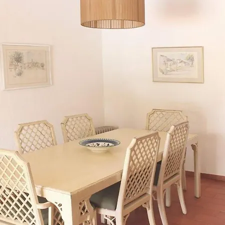 Quadradinhos 46q Located Close To The Tennis Courts And Just 100m From The Famous Restaurant Vale do Lobo