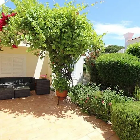 Quadradinhos 46q Located Close To The Tennis Courts And Just 100m From The Famous Restaurant Villa Vale do Lobo