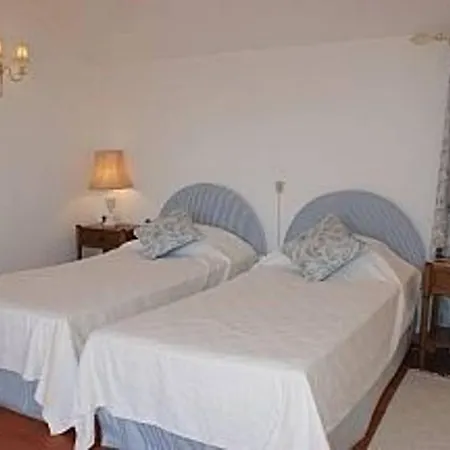 Quadradinhos 46q Located Close To The Tennis Courts And Just 100m From The Famous Restaurant Villa